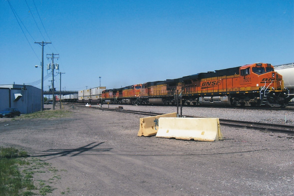 BNSF 7601 East